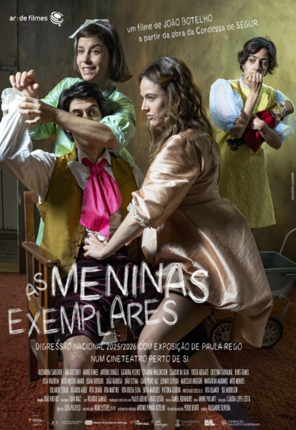 Poster for the film'As Mulheres Exemplares' showing four women in period costumes; one helps another with a sleeve, a baby carriage in the background.