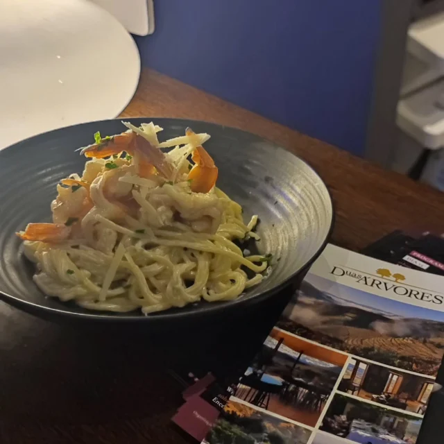 Esparguete de gambas. Tons de primavera