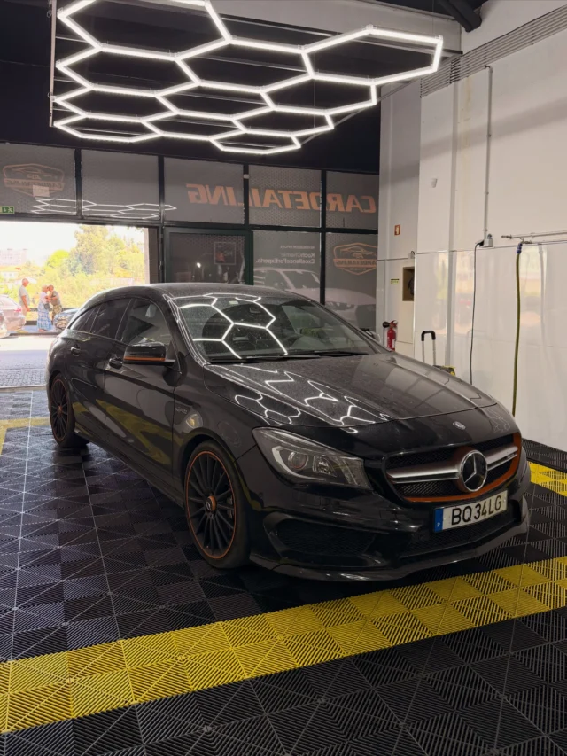Vejam este antes e depois de um detalhe básico!🧼✨
Da ao teu carro o brilho que ele merece e faz já a tua marcação!!📆
#detalheautomovel #beforeafter #lavagemdetalhada #parati